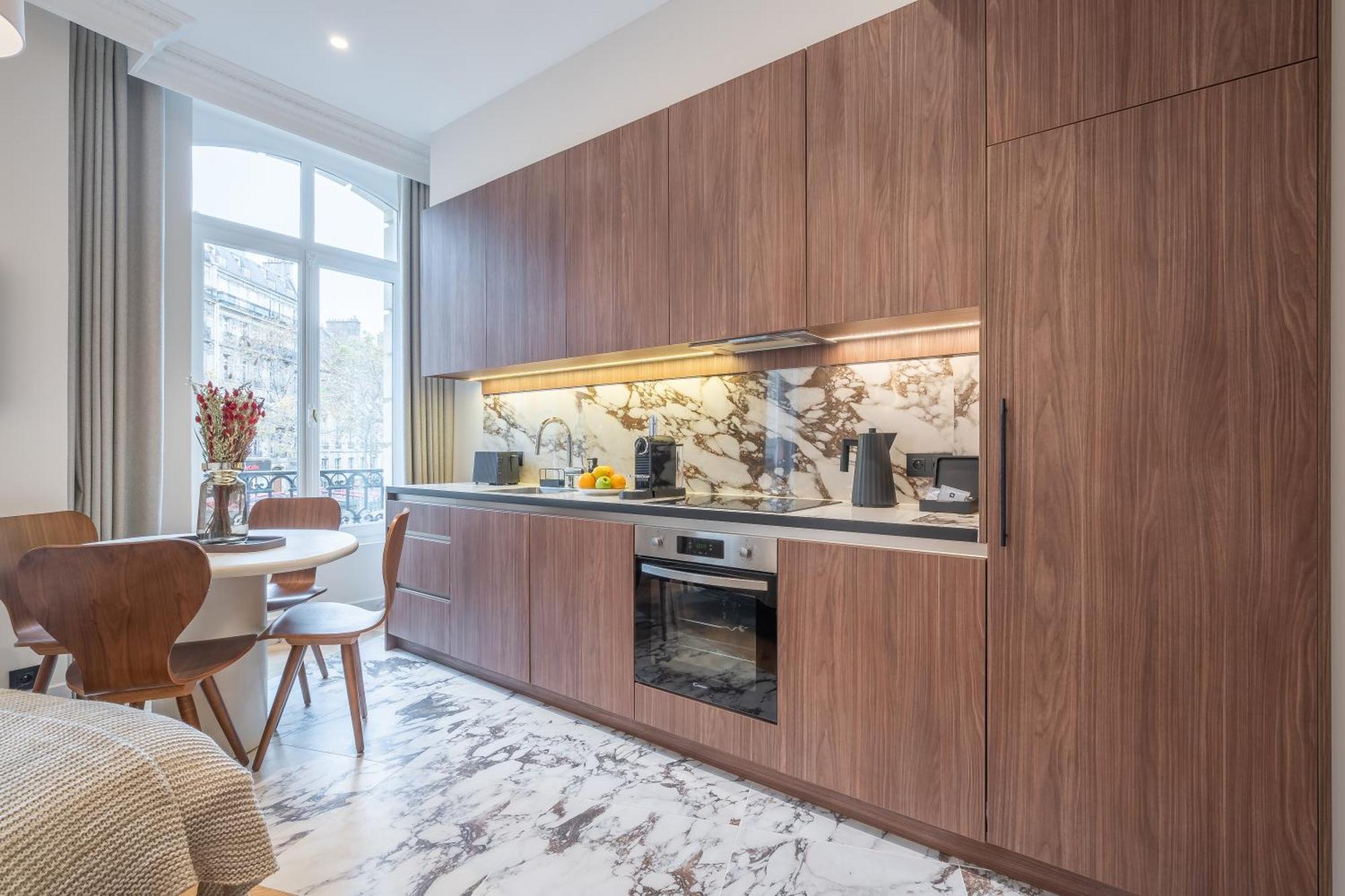 Yuna Saint-germain-des-pres - Serviced